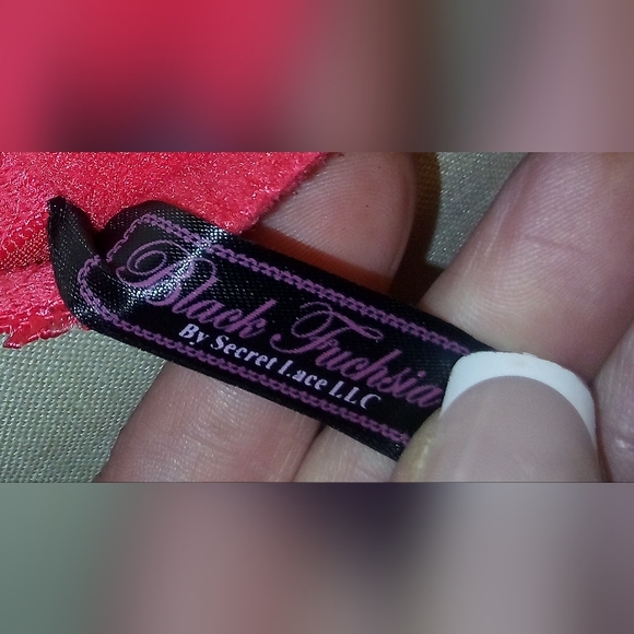 🩲Nwot black fuchsia by secret lace LLC red lace push-up padded bra 36B - Picture 13 of 15